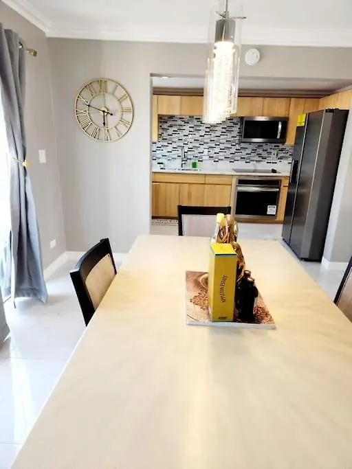 펜션 Brand New Luxurious Townhouse In Negril 빌라