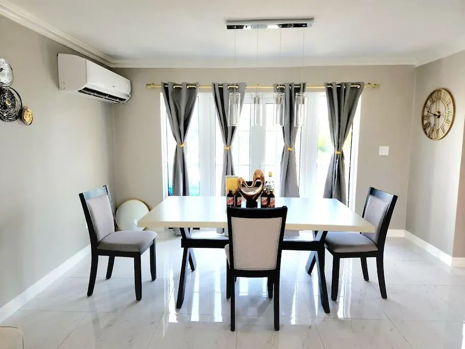 Brand New Luxurious Townhouse In Negril 빌라 0*,  자메이카
