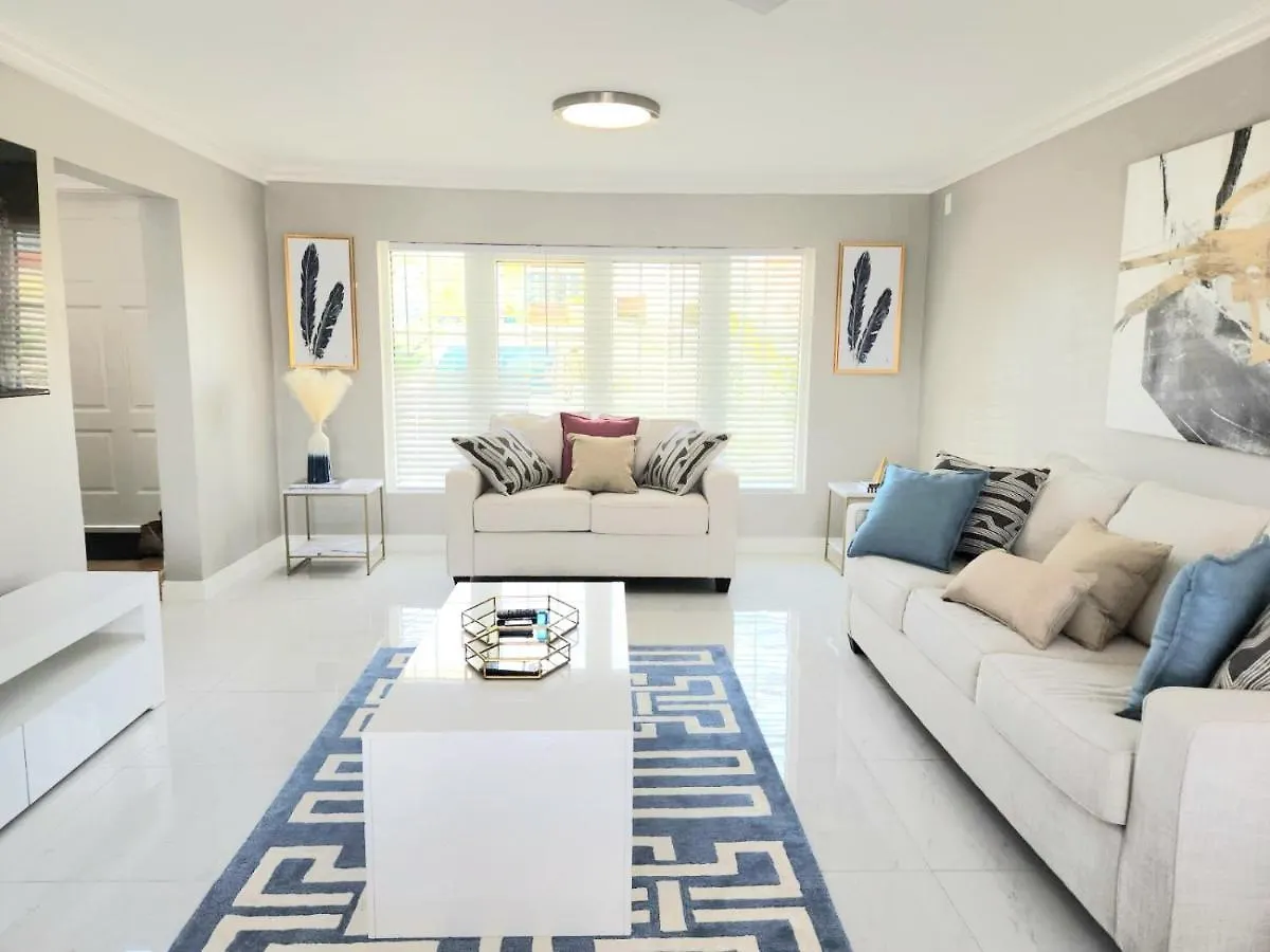Brand New Luxurious Townhouse In Negril Villa